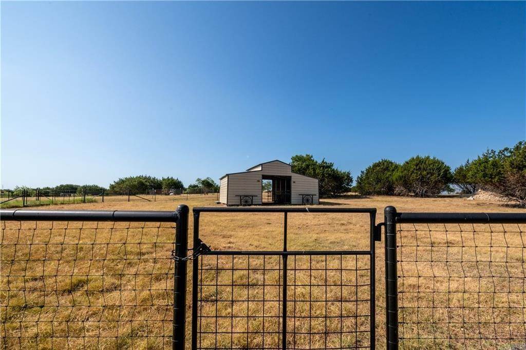 40. Single Family for Sale at Clifton, TX 76634