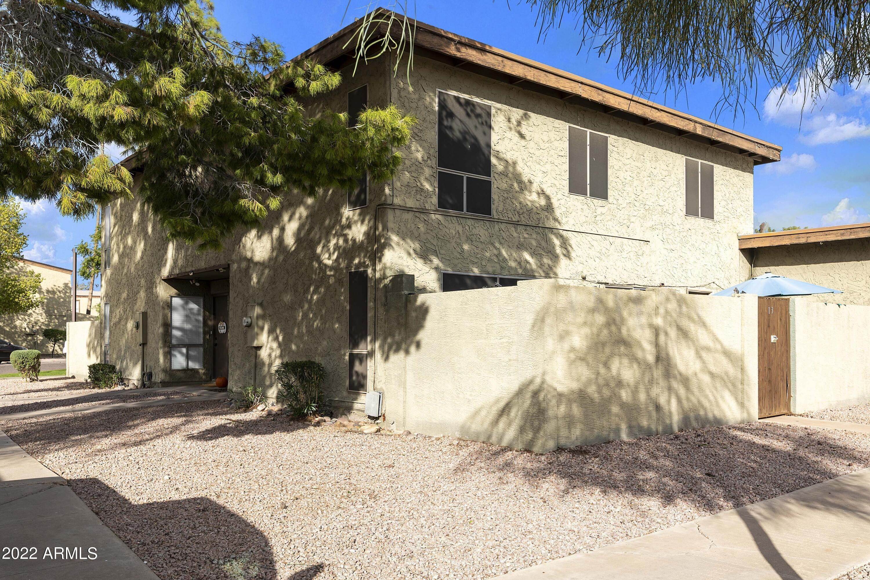 3. Townhouse for Sale at Mesa, AZ 85202