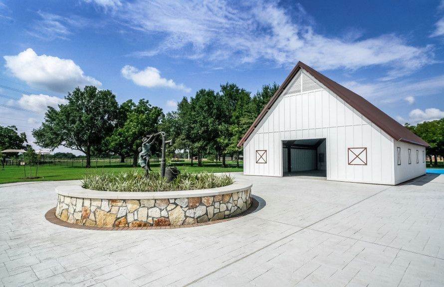 6. Windrow building at 17714 Seed Drill Lane, Hockley, TX 77447
