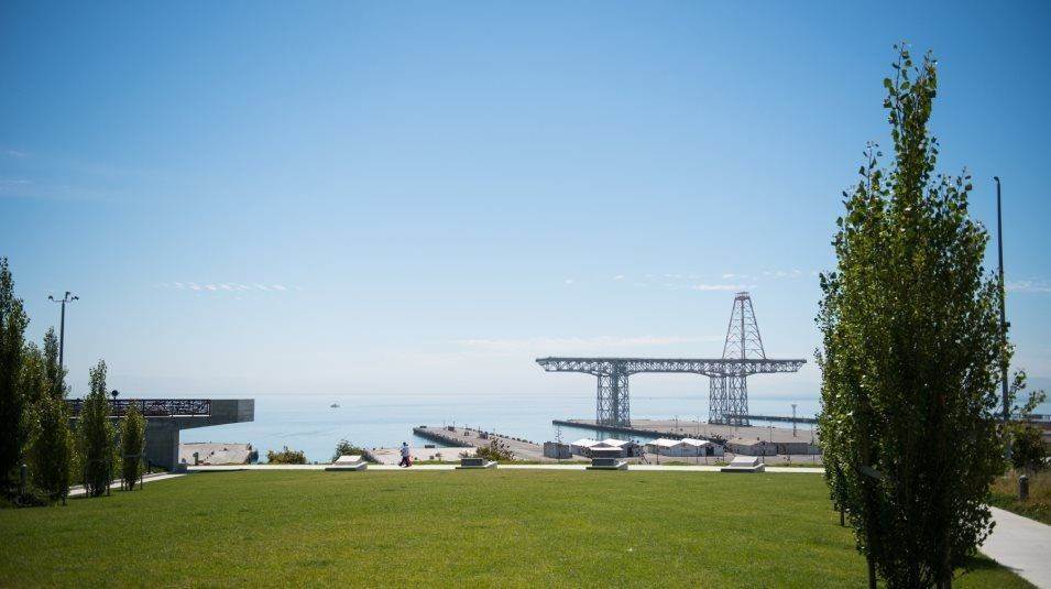 25. The San Francisco Shipyard - Landing building at 10 Innes Court, San Francisco, CA 94124