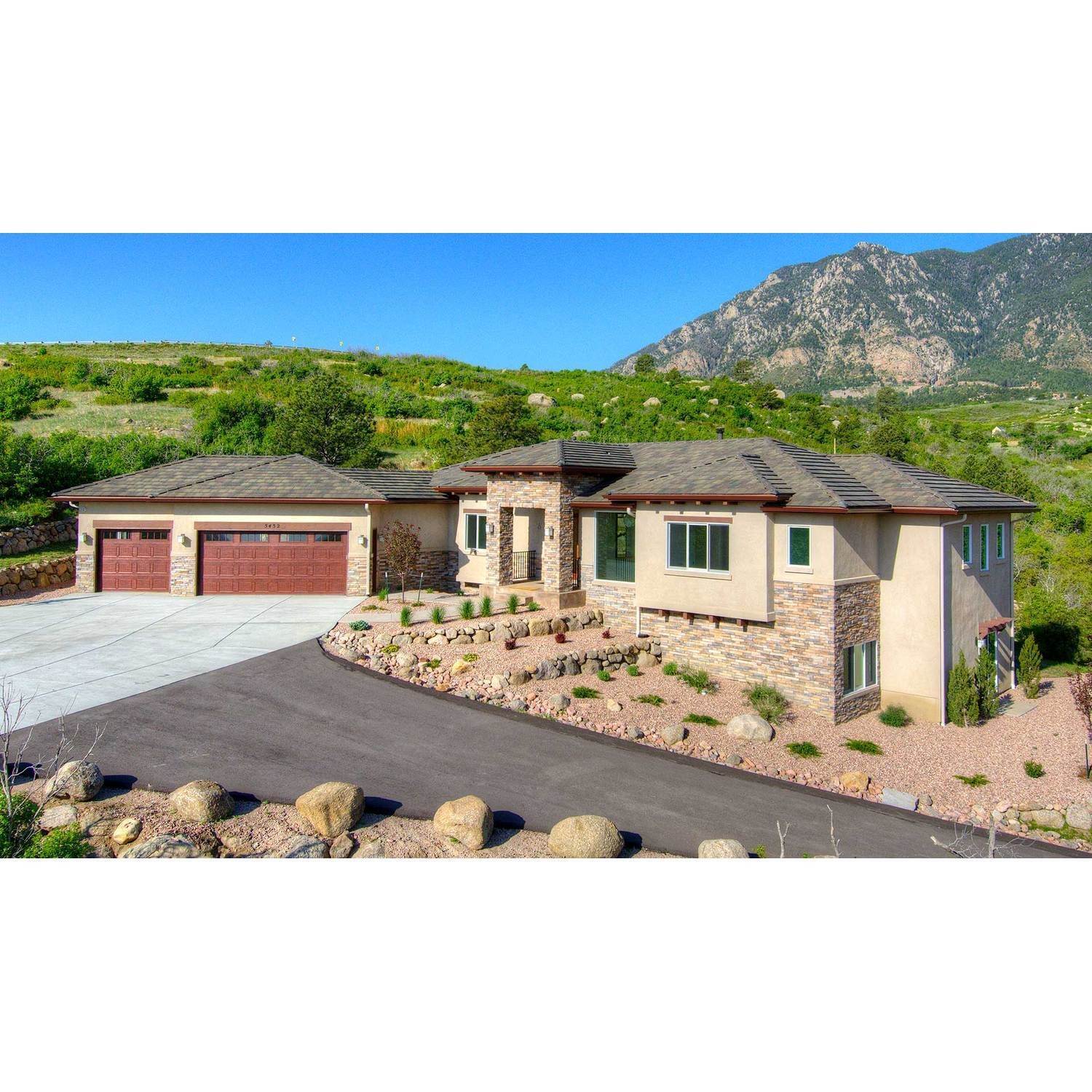 10. Galiant Homes prédio em 4783 Farmingdale Dr, Colorado Springs, CO 80918