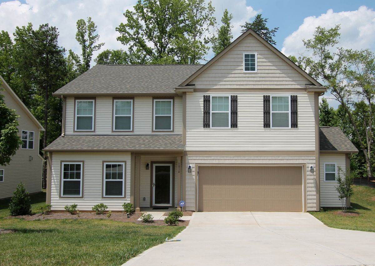 3. Single Family for Sale at 1261 Scotch Meadows Loop, Monroe, NC 28110