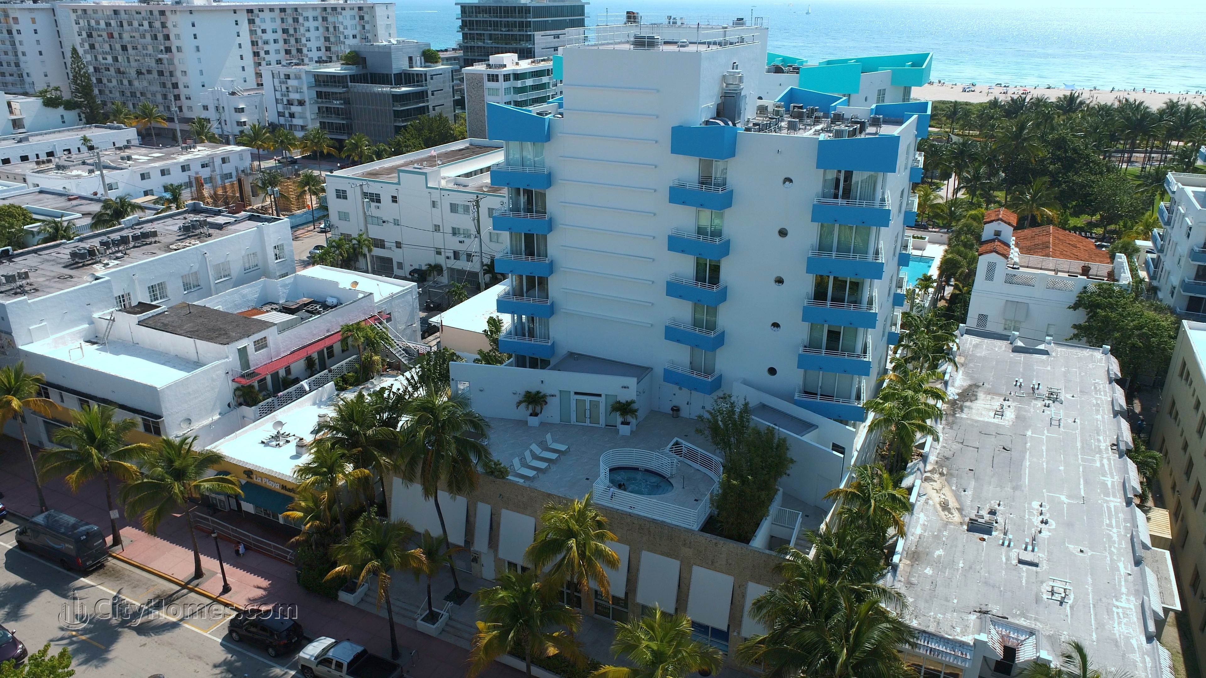 OCEAN PLACE WEST building at 225 Collins Avenue, Miami Beach, FL 33139