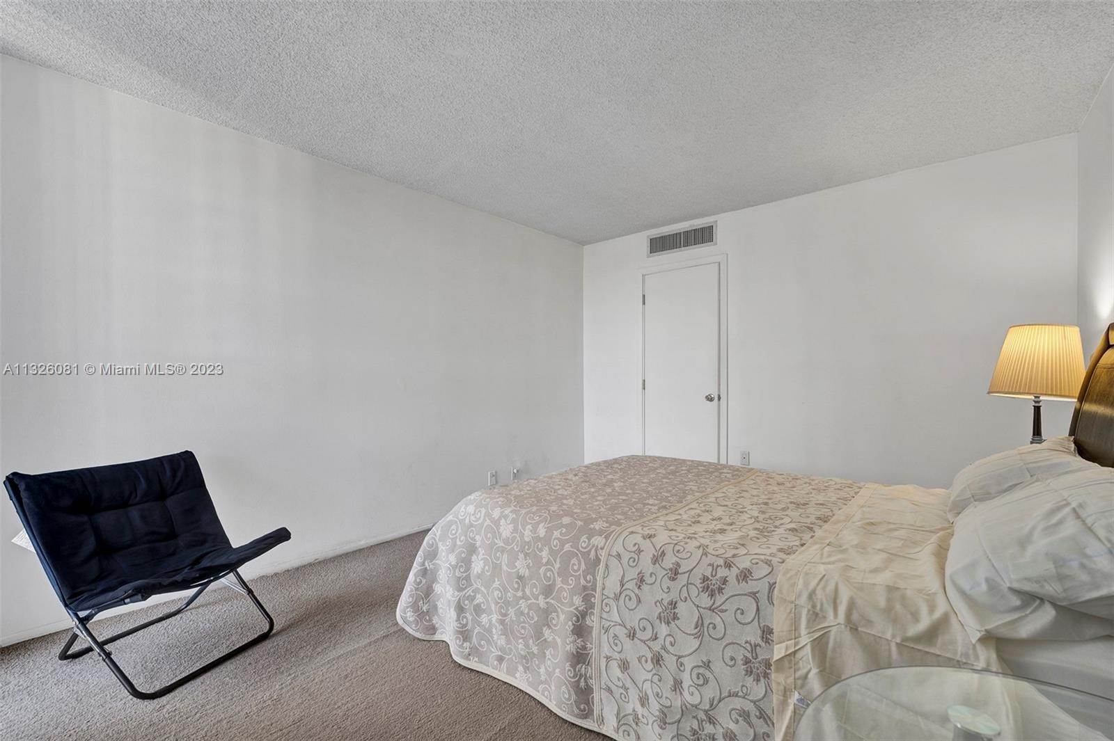 16. Condominium for Sale at Aventura, FL 33180