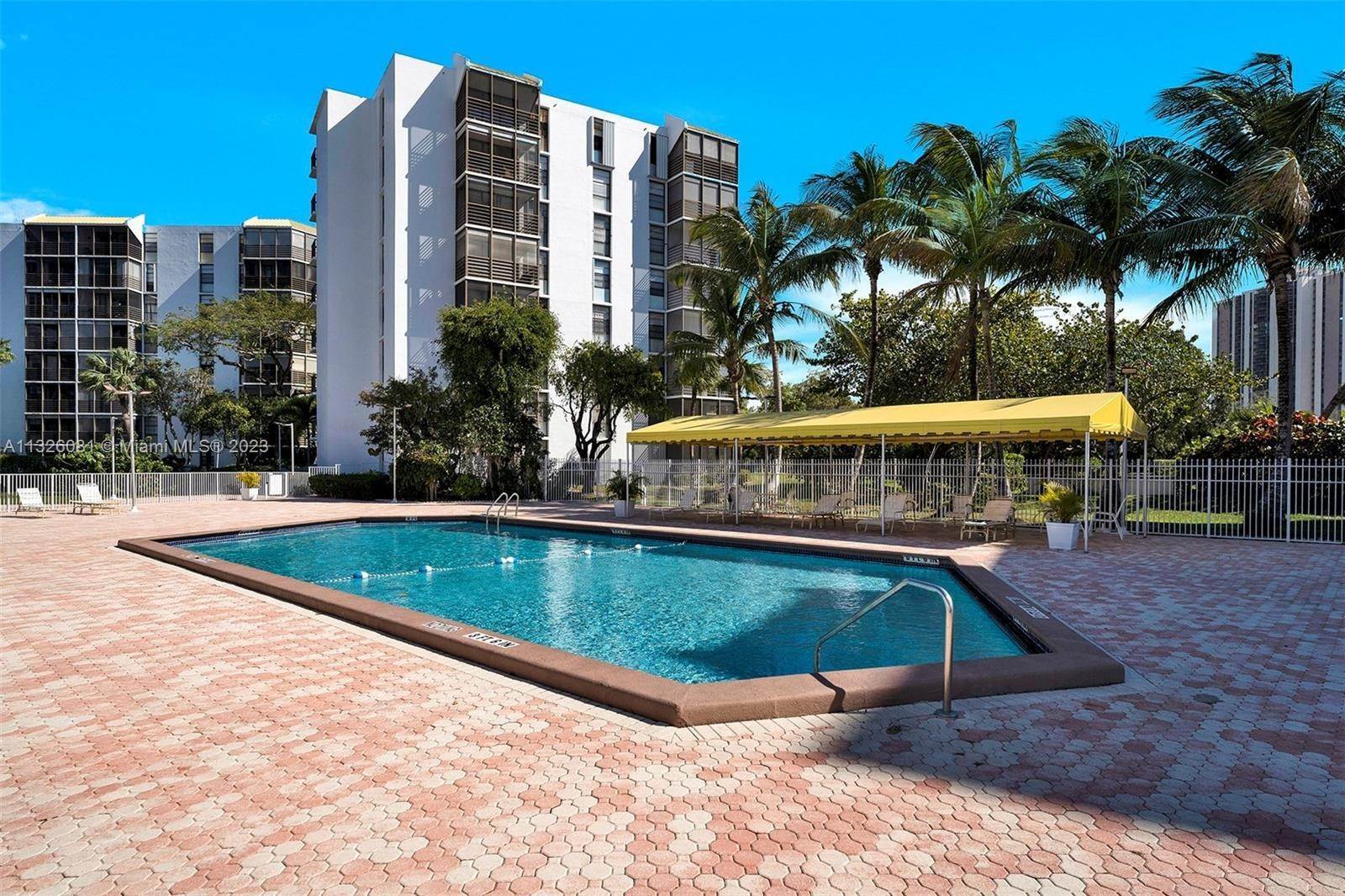 24. Condominium for Sale at Aventura, FL 33180