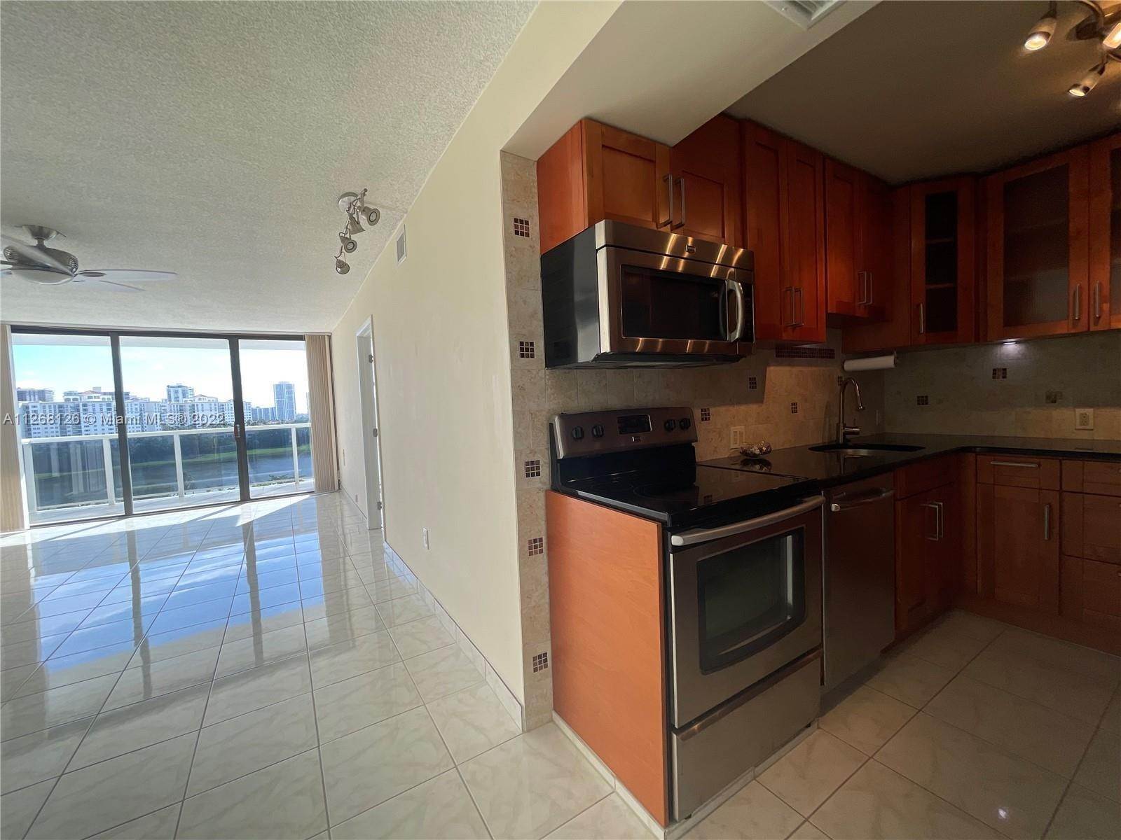 6. Condominium for Sale at Aventura, FL 33180