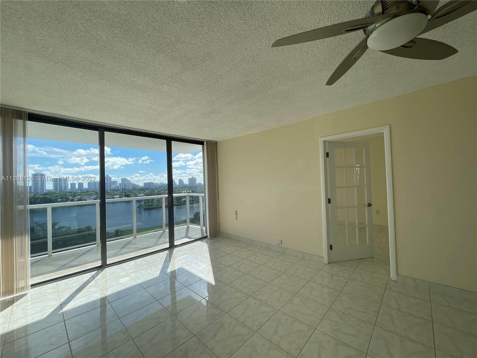 7. Condominium for Sale at Aventura, FL 33180