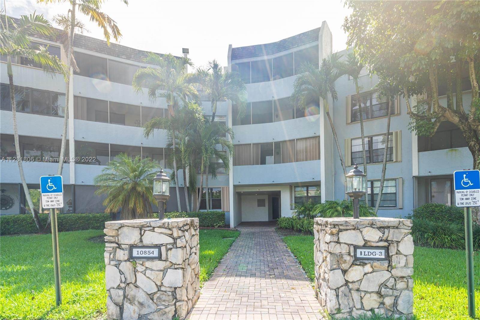 Condominium for Sale at Miami, FL 33176