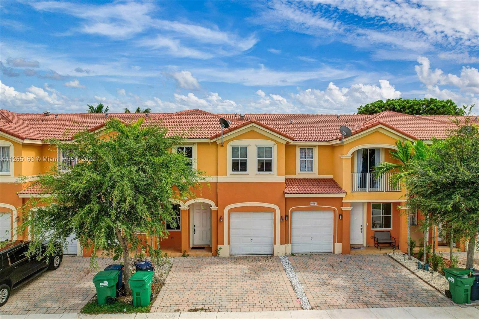 Townhouse for Sale at Homestead, FL 33032