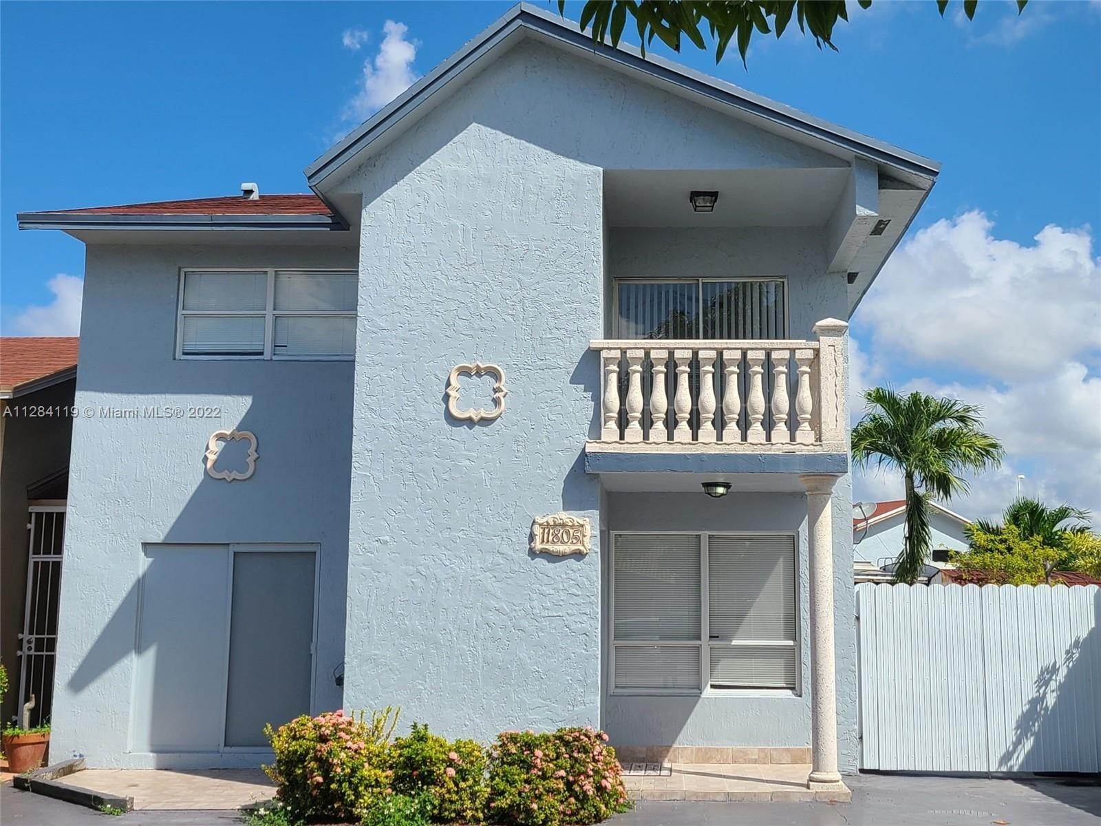 Townhouse for Sale at Miami, FL 33184