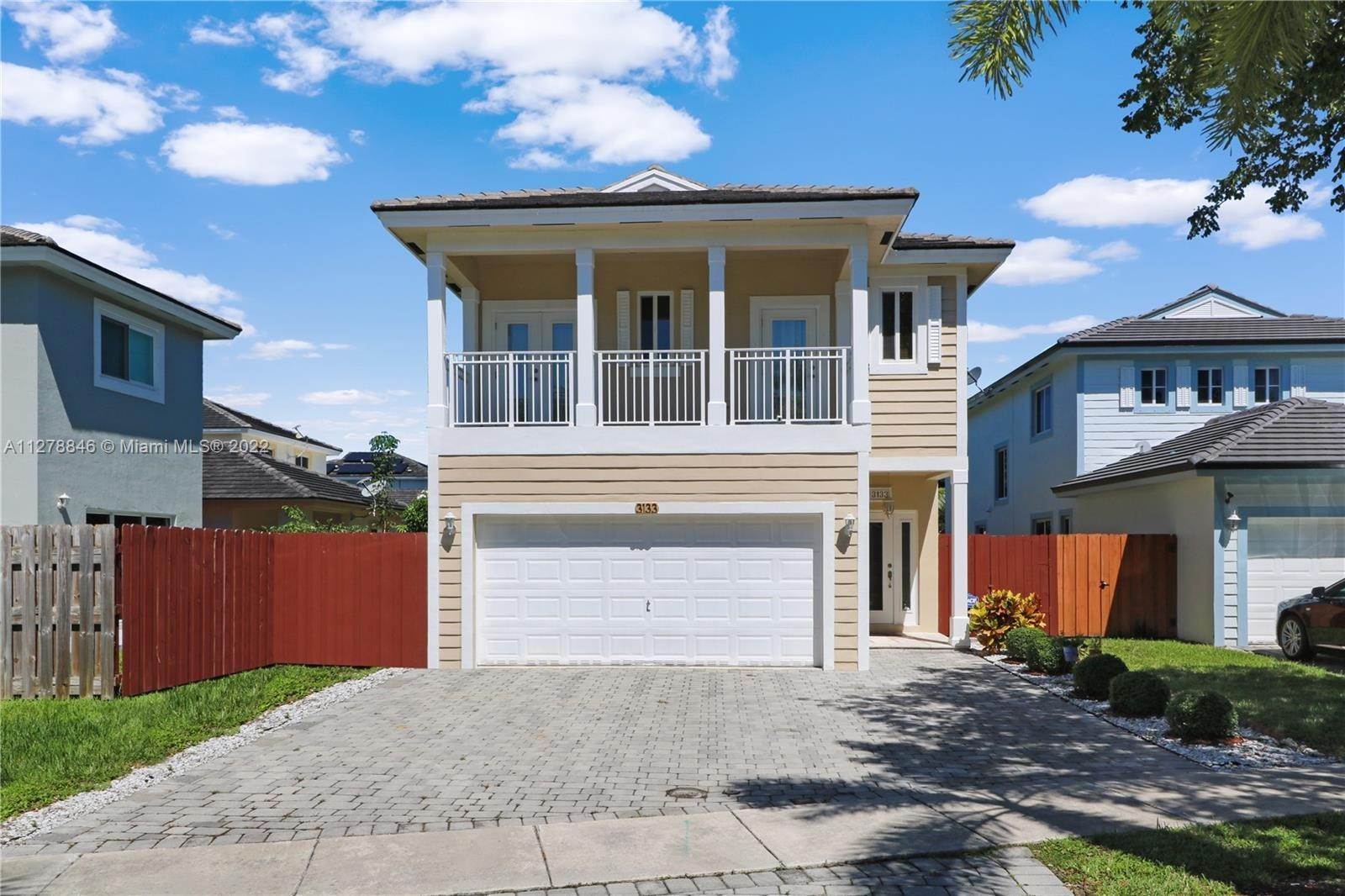 Single Family for Sale at Homestead, FL 33033