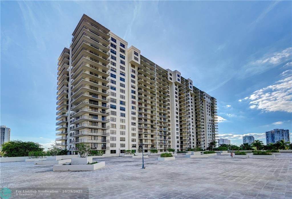 36. Condominium for Sale at Aventura, FL 33160