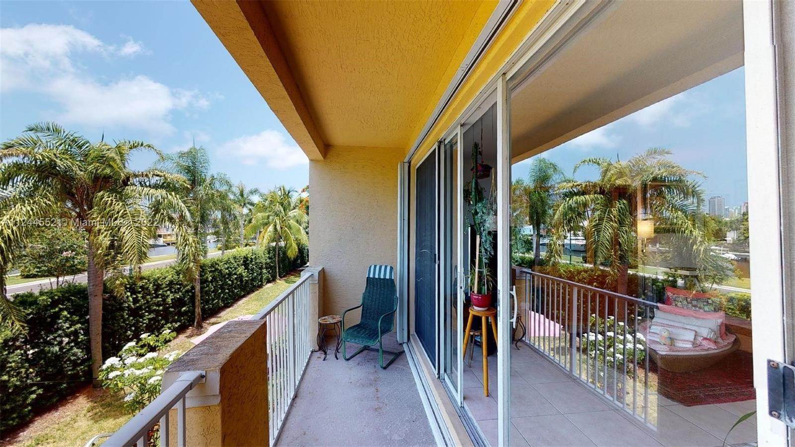 2. Townhouse for Sale at Aventura, FL 33180
