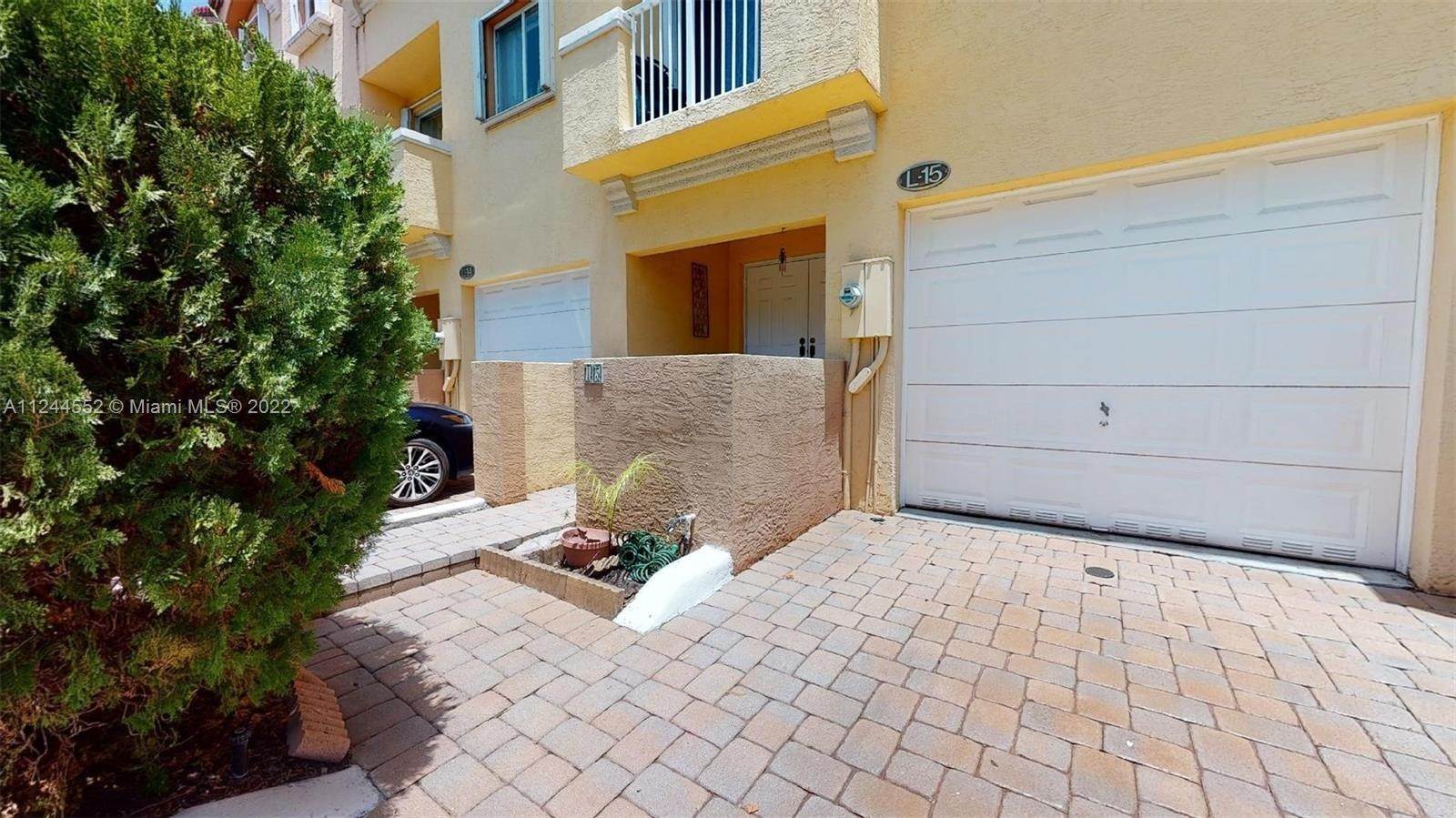 29. Townhouse for Sale at Aventura, FL 33180