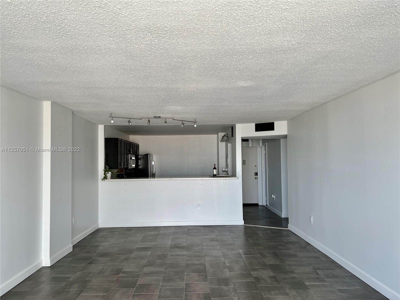 8. Condominium for Sale at Aventura, FL 33160