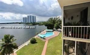 33. Condominium for Sale at Aventura, FL 33160