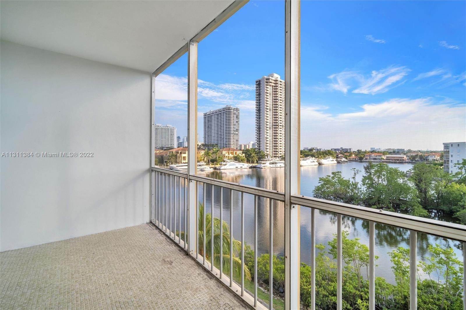 Condominium for Sale at Aventura, FL 33160