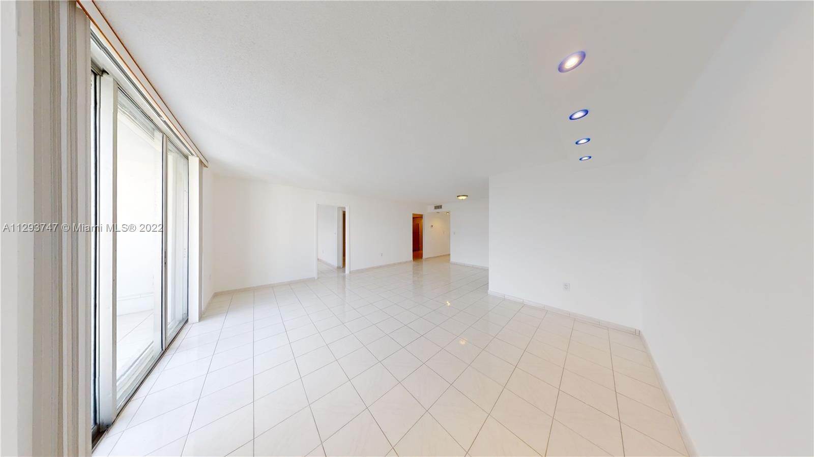 26. Condominium for Sale at Aventura, FL 33160