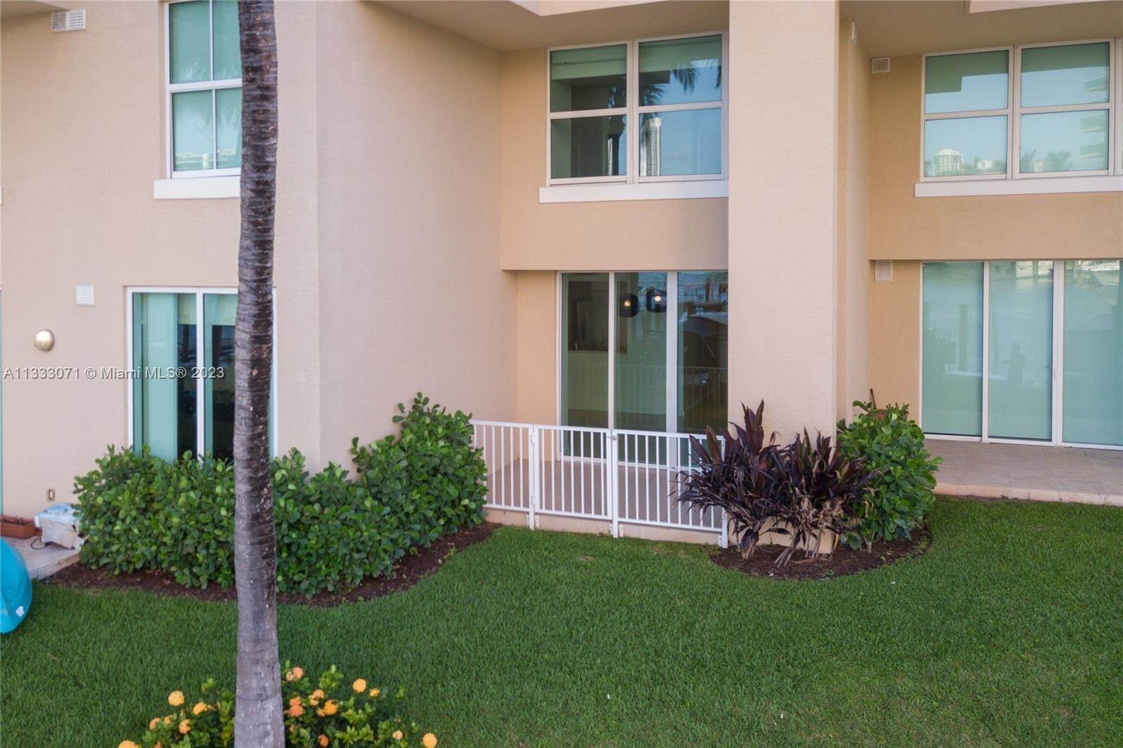 8. Condominium for Sale at Aventura, FL 33180