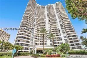 26. Condominium for Sale at Aventura, FL 33180