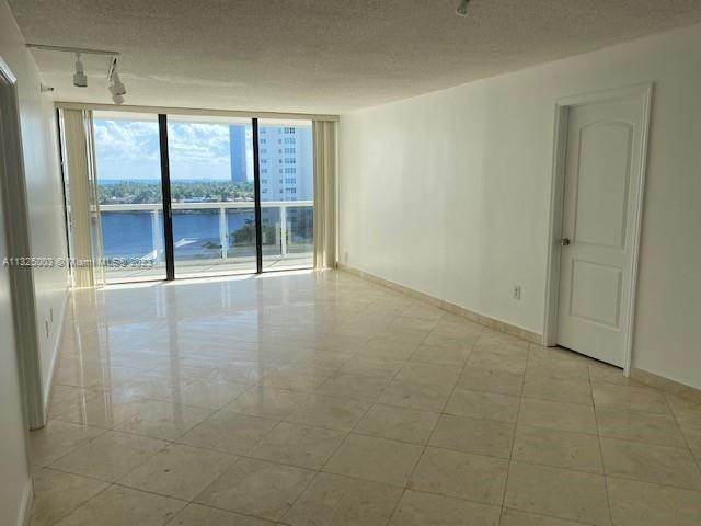 5. Condominium for Sale at Aventura, FL 33180
