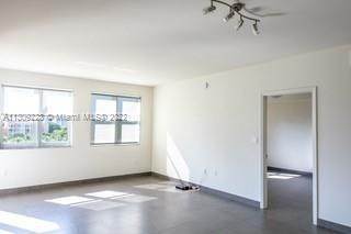 19. Condominium for Sale at Aventura, FL 33180