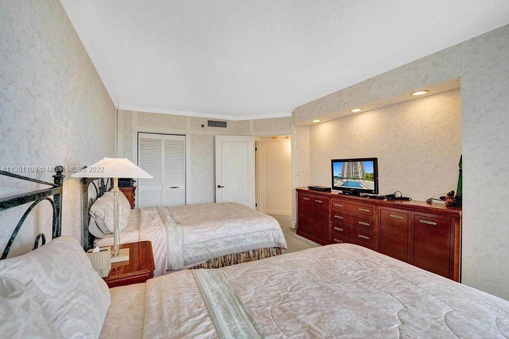 49. Condominium for Sale at Aventura, FL 33180