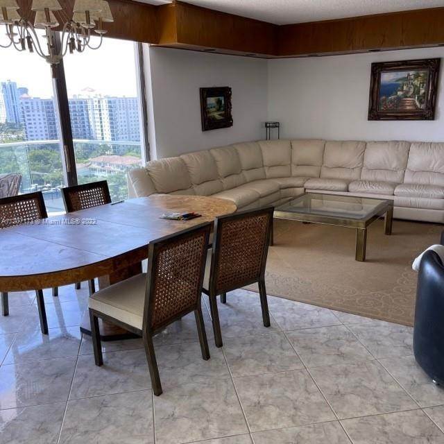 12. Condominium for Sale at Aventura, FL 33180