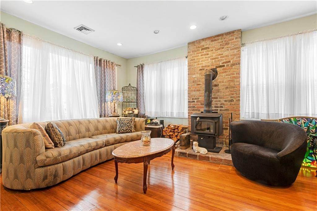 Single Family for Sale at Tottenville, Staten Island, NY 10307