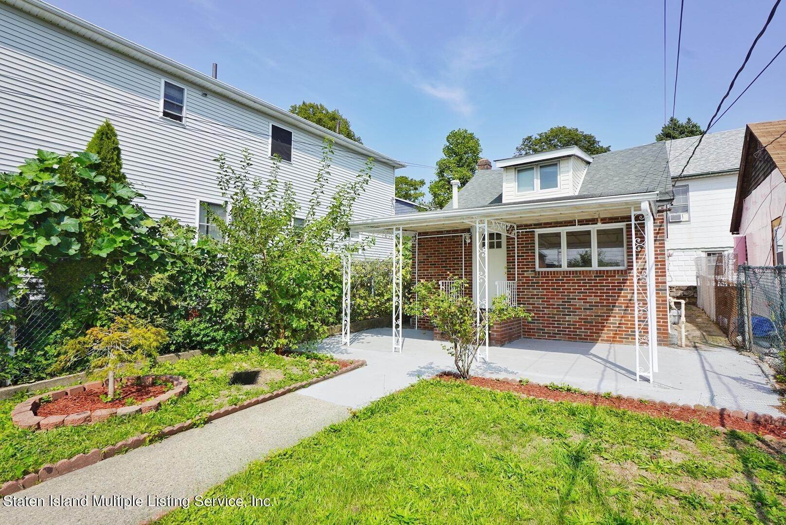 Single Family for Sale at South Beach, Staten Island, NY 10305