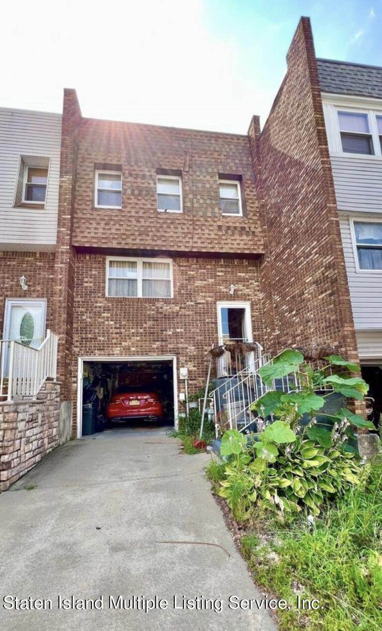 Townhouse for Sale at Arden Heights, Staten Island, NY 10312