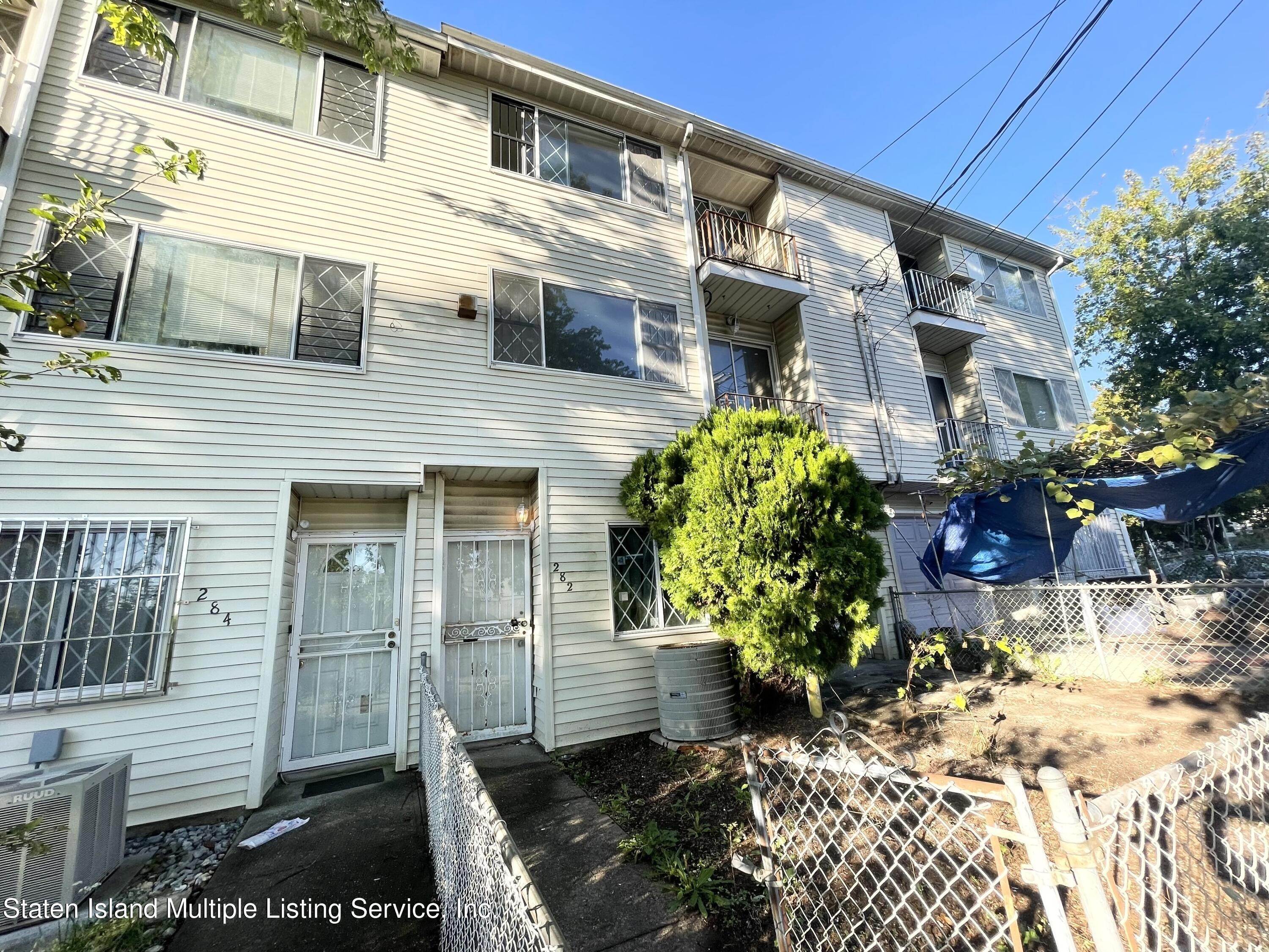 Townhouse for Sale at Park Hill, Staten Island, NY 10304