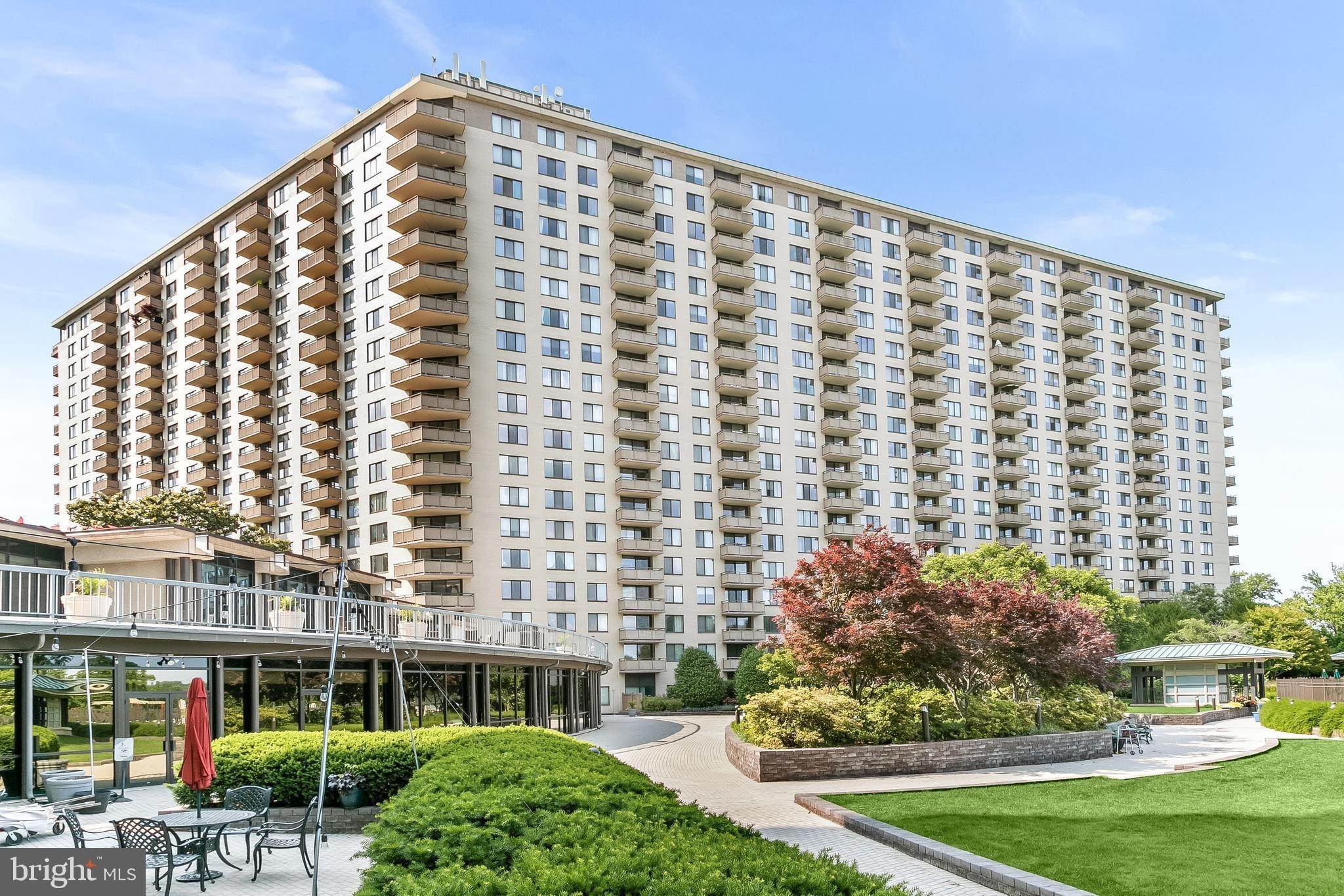 Cooperative for Sale at Bethesda, MD 20814