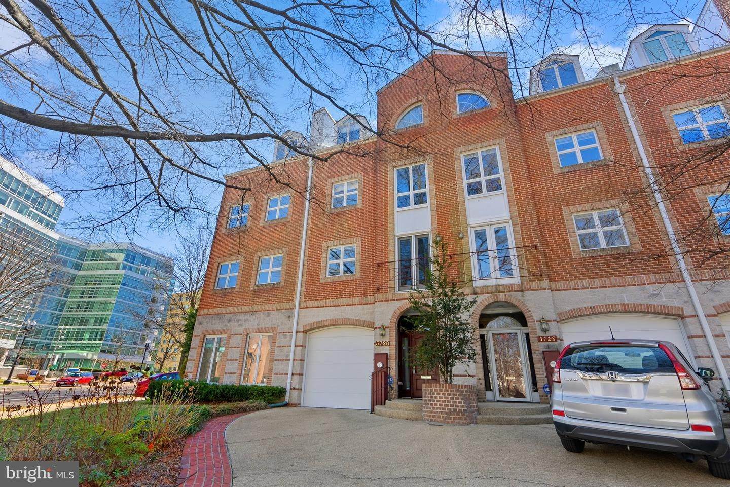 Condo / Townhouse for Sale at Chevy Chase, Washington, DC 20015